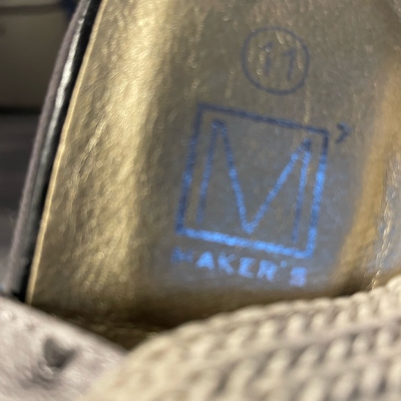 Grey wedge sandals.  Never worn still in box size 11. - Picture 6 of 8